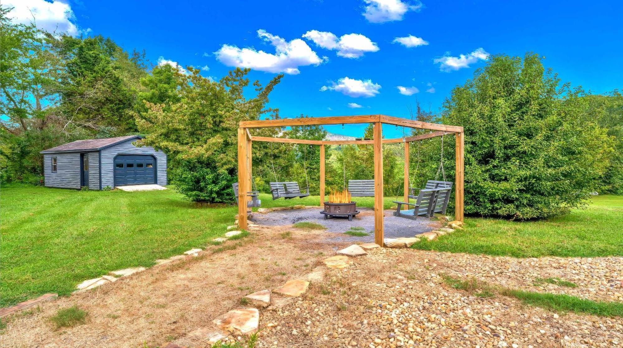 Poolside At Autumn Woods - Pool, Theater, Fireplace, Firepit, Arcade Sevierville Exterior photo