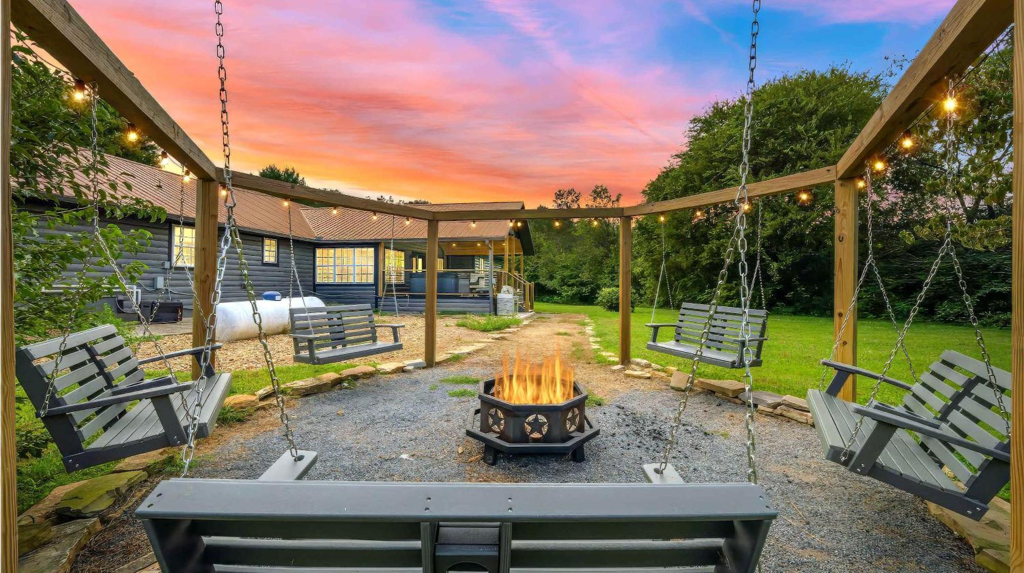 Poolside At Autumn Woods - Pool, Theater, Fireplace, Firepit, Arcade Sevierville Exterior photo